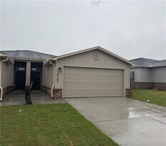 6507 NW Vandergriff St in Bentonville, AR - Building Photo