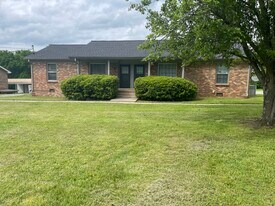 183B Anderson Ln, Unit 183B Anderson Lane in Hendersonville, TN - Building Photo