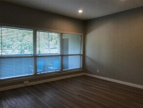 3702 Prescott Ave-Unit -4 in Dallas, TX - Building Photo - Building Photo