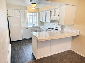 Sehome Court Apartments in Bellingham, WA - Building Photo