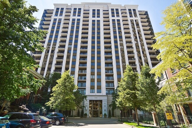 property at 1322 S Prairie Ave