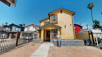 1859 W Slauson Ave, Unit 2 in Los Angeles, CA - Building Photo