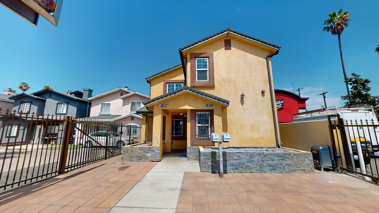 1859 W Slauson Ave, Unit 2 in Los Angeles, CA - Building Photo