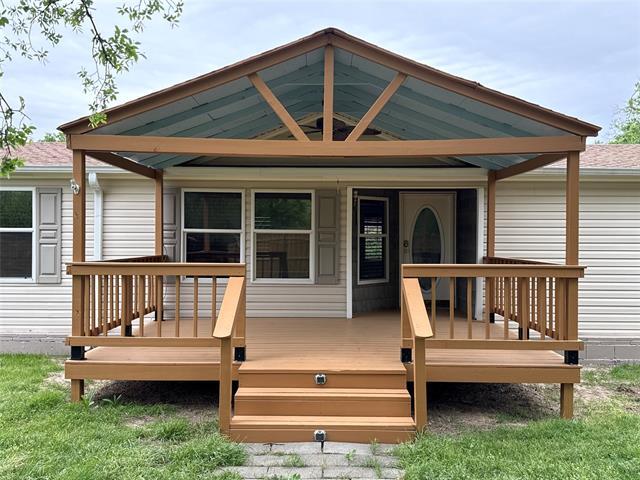 property at 822 FM 1187