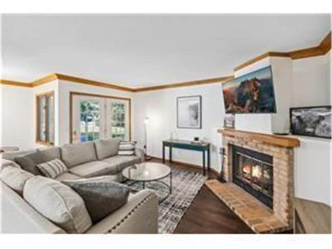 3563 Blue Jay Way in Eagan, MN - Foto de edificio - Building Photo
