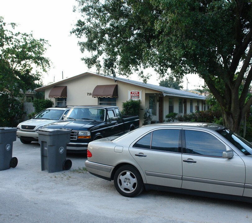 718 SE 13th St in Fort Lauderdale, FL - Building Photo