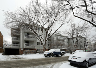 545 18th Ave SW in Calgary, AB - Building Photo - Building Photo