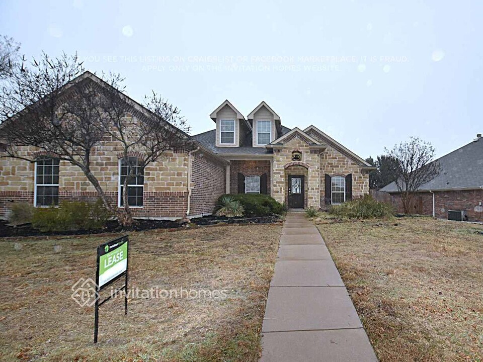 1637 Salado Tr in Weatherford, TX - Building Photo