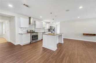 3042 Amber Ln in Farmers Branch, TX - Building Photo - Building Photo