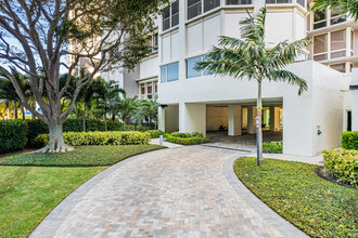 La Mer Condominium in Naples, FL - Foto de edificio - Building Photo