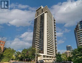 75 Canterbury Pl in Toronto, ON - Building Photo