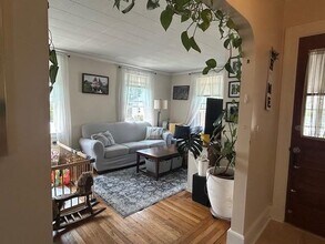 46 N Hull St in East Providence, RI - Building Photo - Building Photo