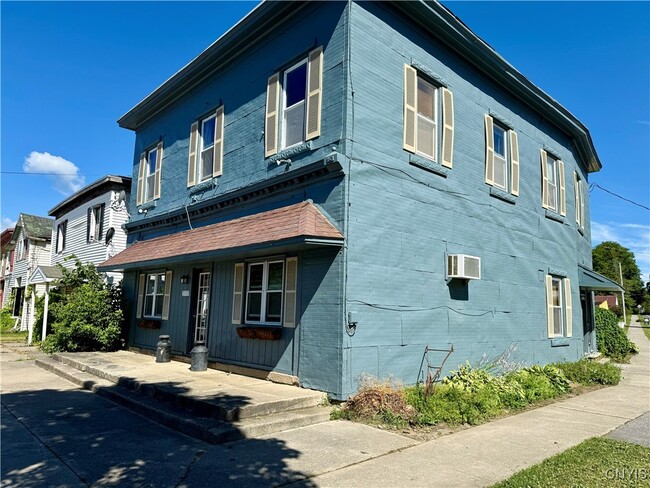 2117 Main St in Cazenovia, NY - Building Photo - Building Photo