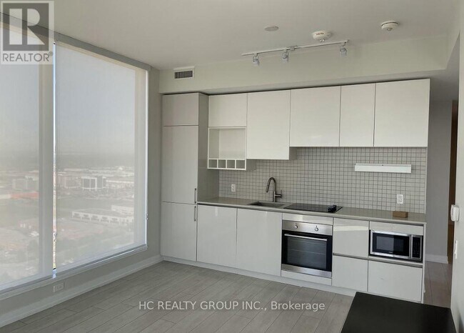 5 Buttermill Ave. in Vaughan, ON - Building Photo - Building Photo