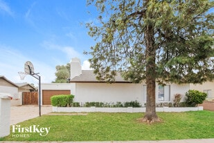 11631 N 58th Dr in Glendale, AZ - Building Photo