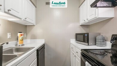 501 116th Ave N, Unit 17.863874 in St. Petersburg, FL - Foto de edificio - Building Photo