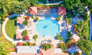 2042 Alta Meadows Ln in Delray Beach, FL - Building Photo - Building Photo