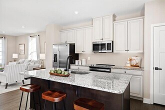 2253 Palm Ct in Sandston, VA - Building Photo - Building Photo
