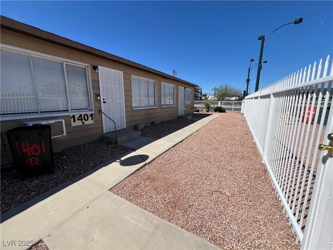 1401 S Casino Center Blvd in Las Vegas, NV - Building Photo - Building Photo