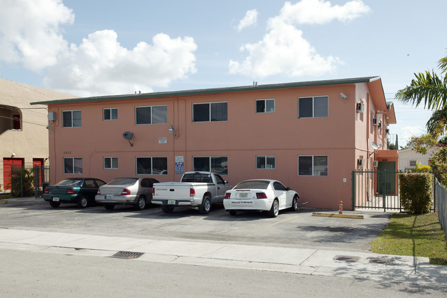 2435 W 6th Ct in Hialeah, FL - Building Photo - Building Photo