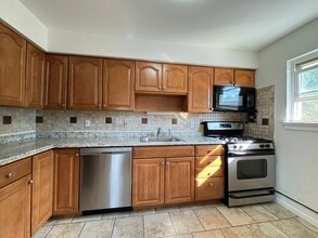 1432 13th St, Unit 2nd FL in Fort Lee, NJ - Building Photo - Building Photo