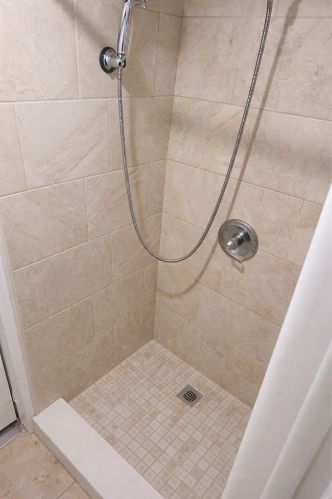 508 Fulton St, Unit 3 in Elizabeth, NJ - Foto de edificio - Building Photo