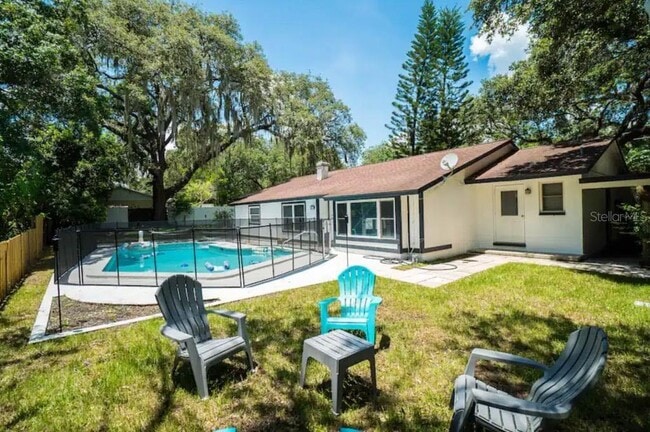 12216 Noreast Lake Dr in Tampa, FL - Building Photo - Building Photo