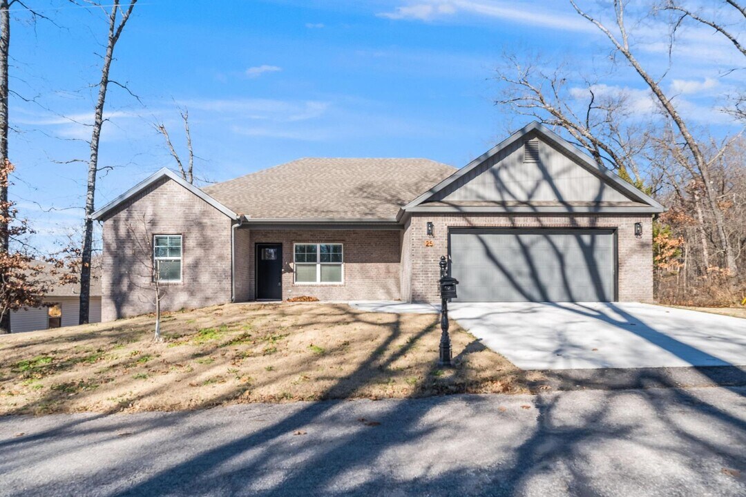 25 Gainford Dr in Bella Vista, AR - Building Photo