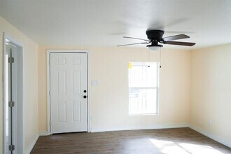 2515 Gould Ave in Fort Worth, TX - Foto de edificio - Building Photo