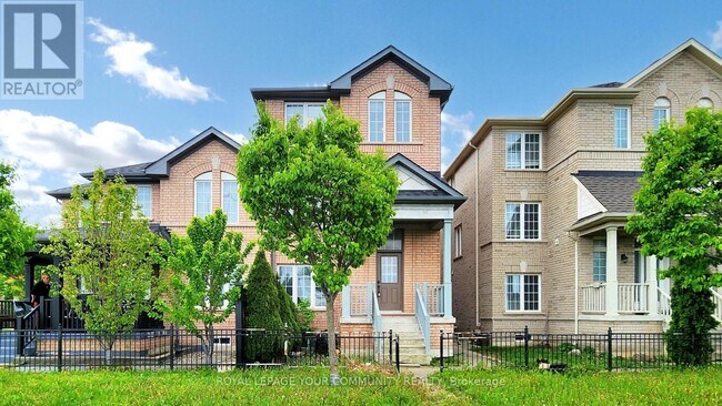 44 Old Oak Ln in Markham, ON - Building Photo - Building Photo