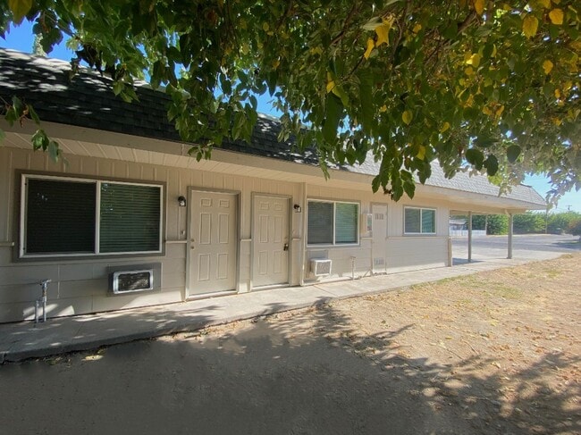 2745 Muir Ave, Unit 2745 in Atwater, CA - Foto de edificio - Building Photo