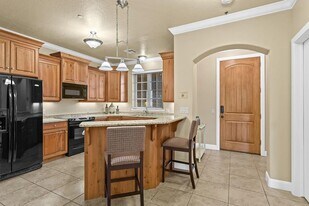 810 S Dixie Dr in Saint George, UT - Building Photo