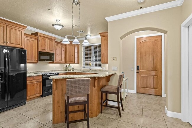 property at 810 S Dixie Dr