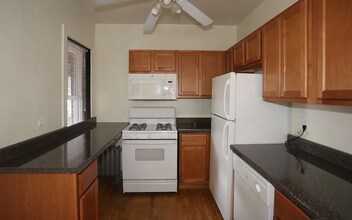 3858 N Leavitt St in Chicago, IL - Building Photo - Building Photo