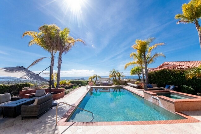 property at 5303 Alta Bahia Ct