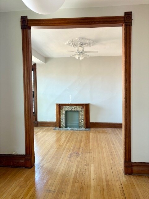 825 W Armitage Ave in Chicago, IL - Building Photo - Building Photo