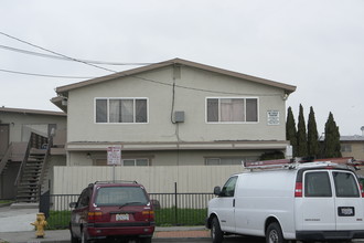 711 Pardee Ct in Hayward, CA - Foto de edificio - Building Photo