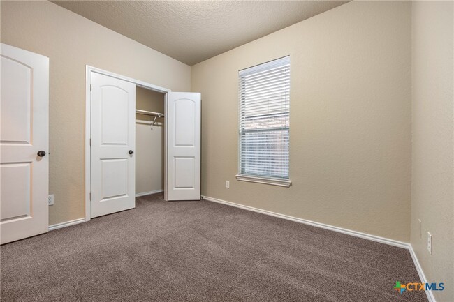 291 Rosalie Dr in New Braunfels, TX - Foto de edificio - Building Photo