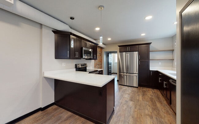 1819 E Carson St, Unit 200