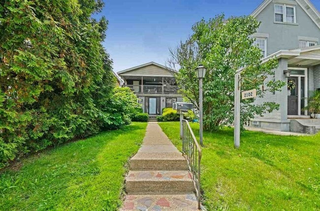 2102 West St in Munhall, PA - Building Photo - Building Photo