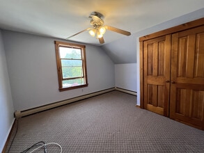 466 - 114 VT Route, Unit B in East Burke, VT - Building Photo - Building Photo