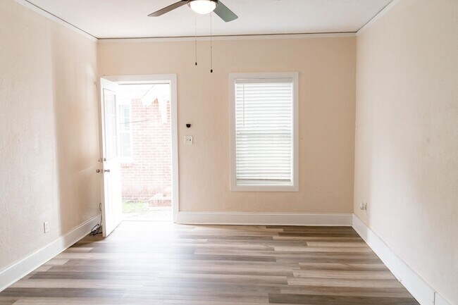 513 N Monroe St, Unit 227 in Tallahassee, FL - Building Photo - Building Photo