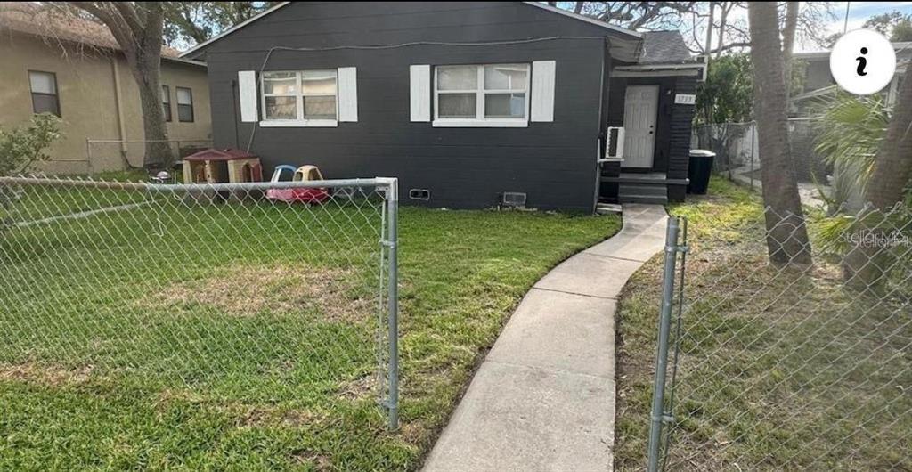 1733 6th St S in St. Petersburg, FL - Building Photo