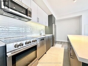 2525 Bathurst St in Toronto, ON - Building Photo - Building Photo