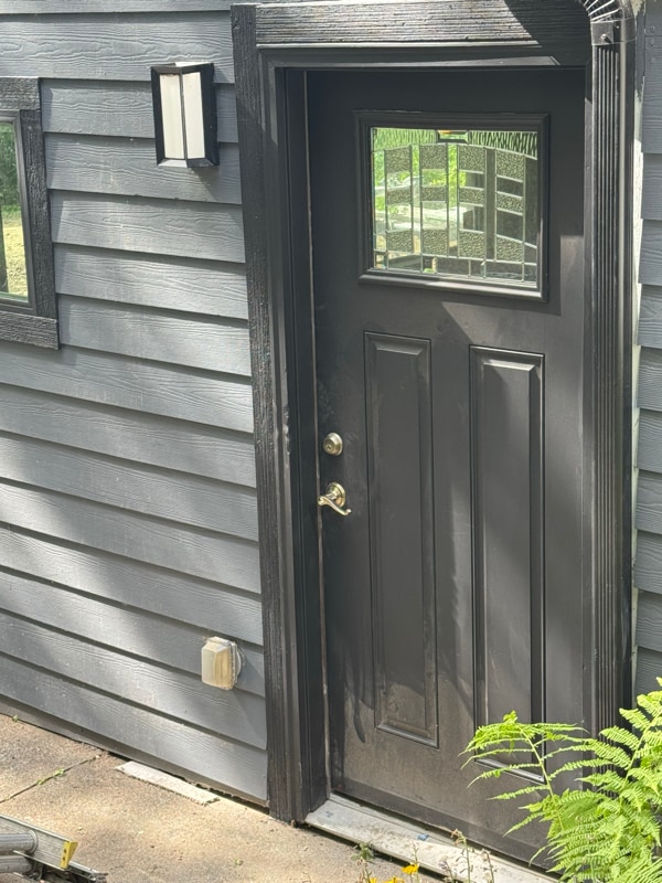 property at 2112 Sunset Dr W