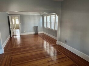104 W Quincy St in Somerville, MA - Building Photo - Building Photo