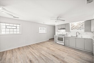 13313 S Eberhart Ave in Chicago, IL - Building Photo - Building Photo