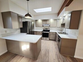 3715 Simms Ave SE, Unit A in Albuquerque, NM - Building Photo - Building Photo