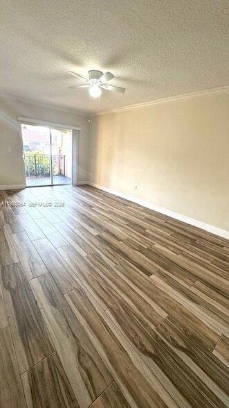 11631 SW 2nd St, Unit 20107 in Pembroke Pines, FL - Building Photo - Building Photo