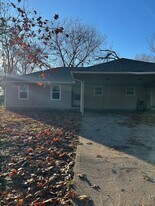 1716 S Olive St in Pittsburg, KS - Building Photo